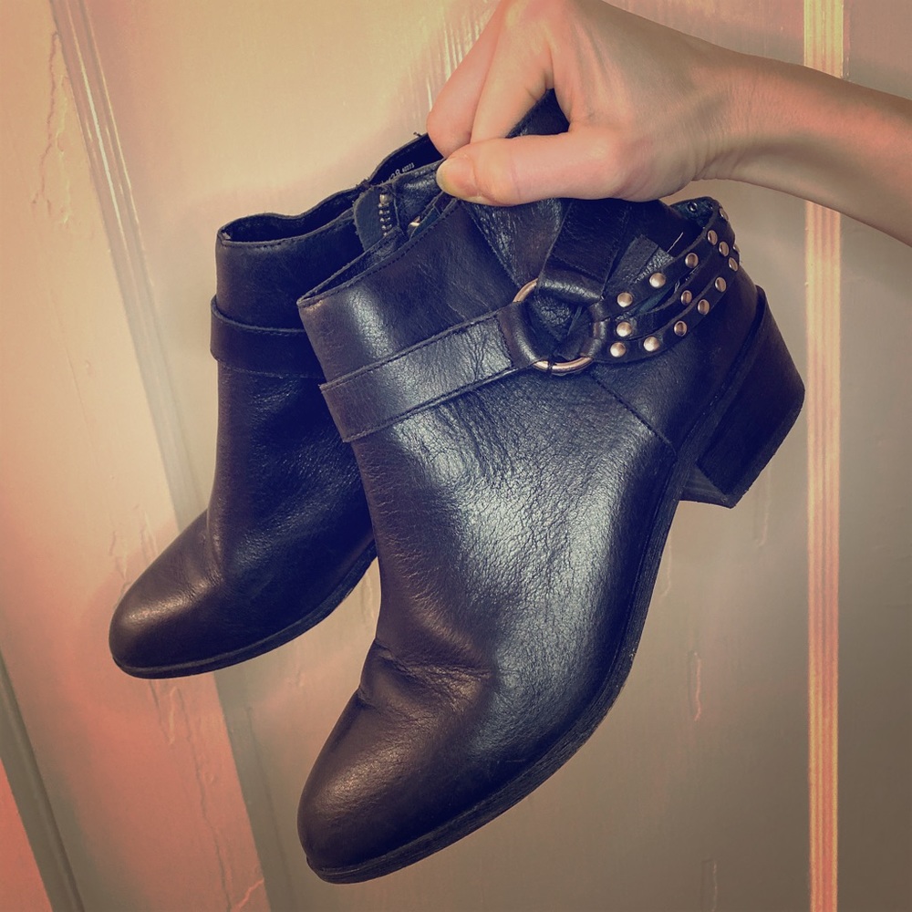 Chinese Laundry Faux Leather Ankle Boots sz7.5